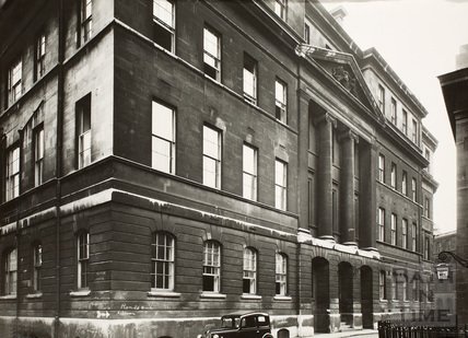 royalunitedhospitalfrombeaustreetc1950.jpg