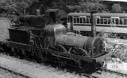 exliverpoolmanchesterrailwaylionatmonktoncombestation20june1952.jpg