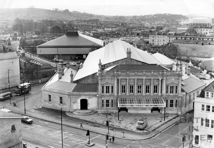 thenewsainsburyssupermarketbehindgreenparkstation15nov1982.jpg